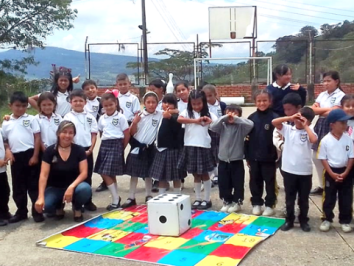 Estudiantes de la Vereda Tierra de Castro aprenden sobre energía eléctrica 